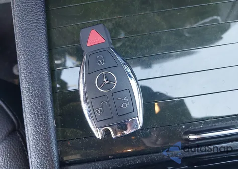 2017 Mercedes-Benz Gls 450 4Matic z USA, uszkodzony, nr VIN 4JGDF6EE7HA818110